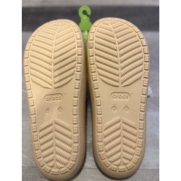 NEW Crocs Classic Sandal V2 Beige Women’s Size 8 Men’s 6 Lightweight Slip-On - Picture 6 of 7